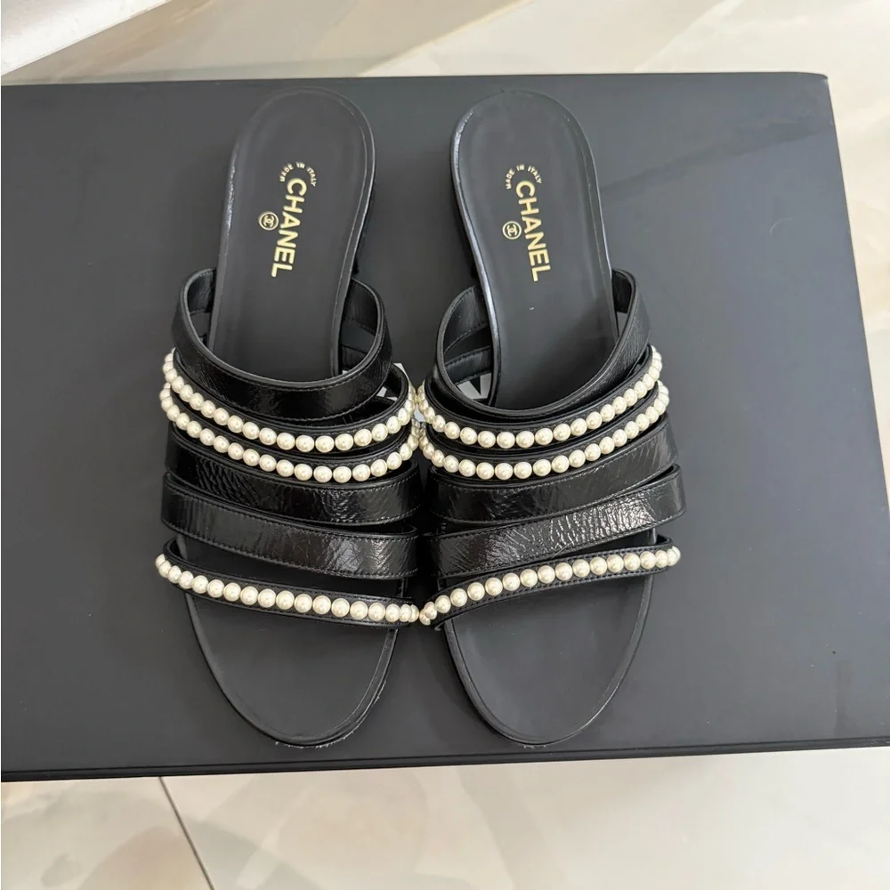 Chanel Black Sandals with Pearl Accents - Picture 4 of 4